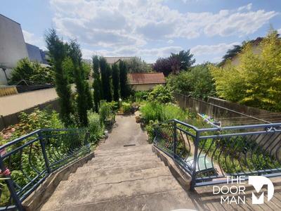 Maison - 145 m² - 8 pièces