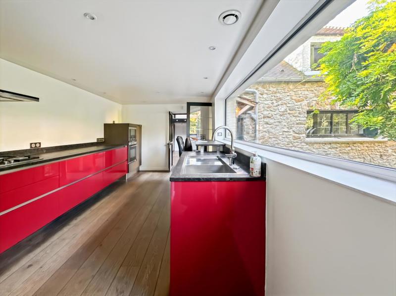 Maison - 200 m² - 6 pièces