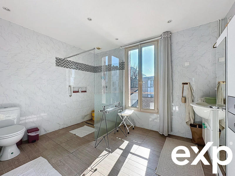 Maison - 186 m² - 7 pièces