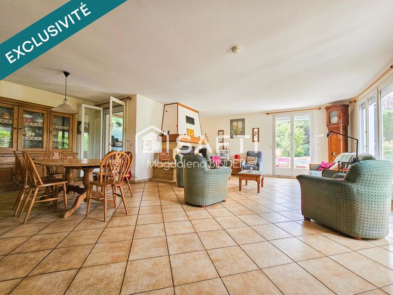 Maison - 227 m² - 10 pièces