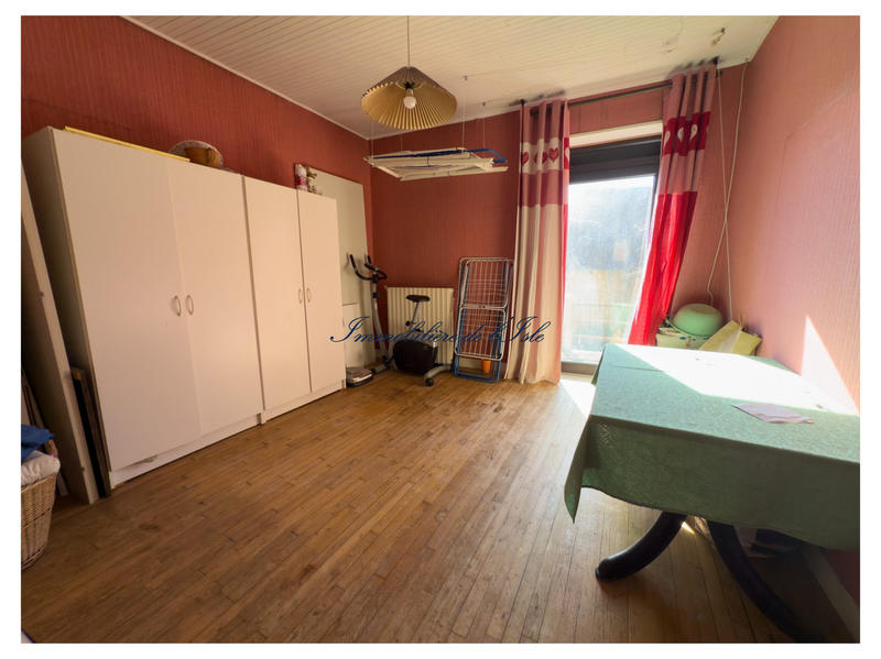 Maison - 236 m² - 9 pièces