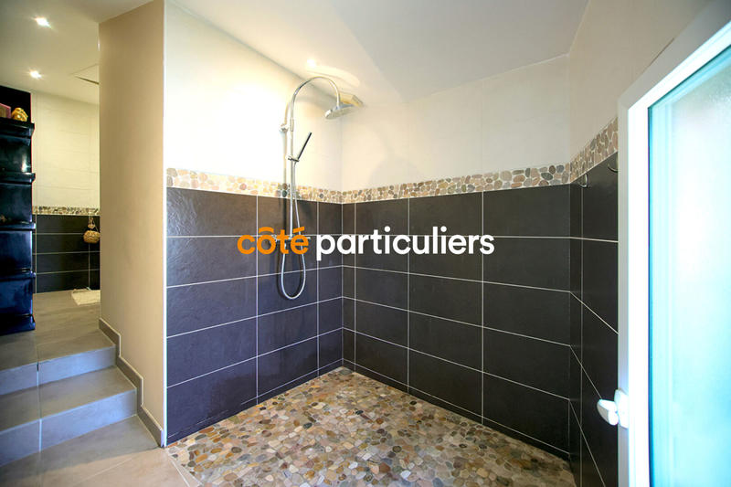 Appartement - 180 m² - 6 pièces