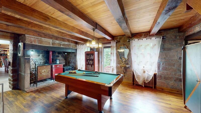 Maison - 220 m² - 7 pièces