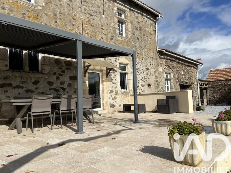 Maison de campagne - 244 m² - 6 pièces