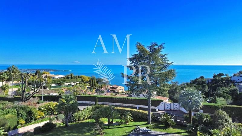 Villa - 253 m² - 7 pièces