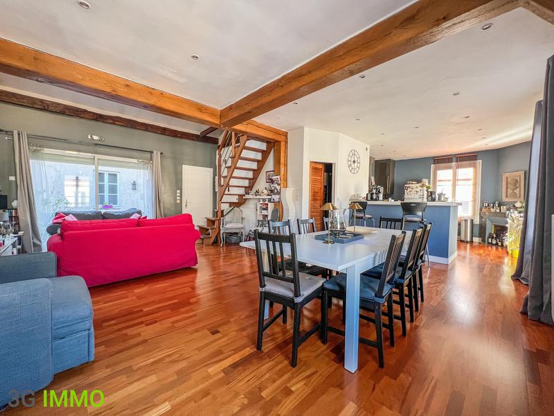 Loft - 98 m² - 4 pièces