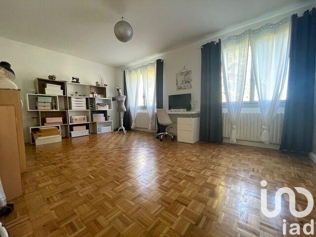 Maison - 290 m² - 9 pièces