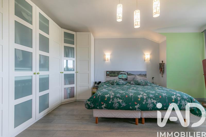 Maison - 180 m² - 6 pièces