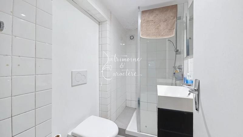 Maison - 215 m² - 9 pièces