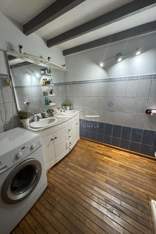 Maison - 270 m² - 5 pièces