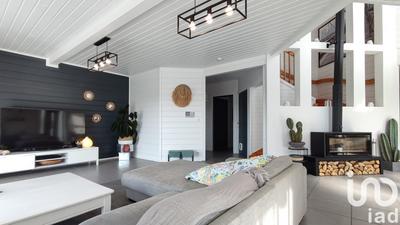 Maison - 230 m² - 6 pièces