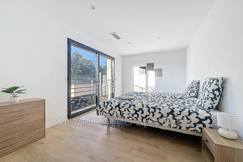 Villa - 240 m² - 5 pièces