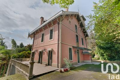 Maison - 402 m² - 12 pièces