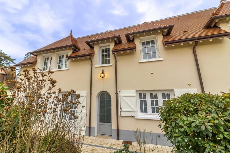 Maison - 190 m² - 8 pièces