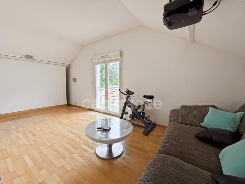 Maison - 261 m² - 7 pièces