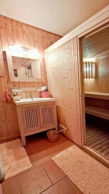 Maison - 223 m² - 9 pièces