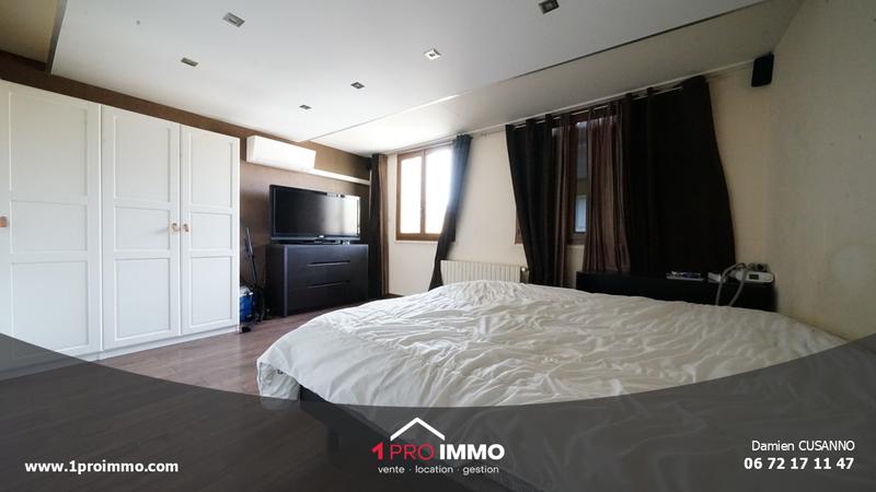 Maison - 270 m² - 8 pièces