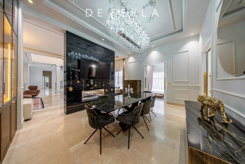 Villa - 1 200 m² - 12 pièces