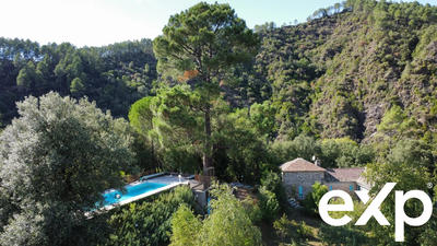 Mas - 197 m² - 12 pièces