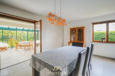 Maison - 230 m² - 7 pièces