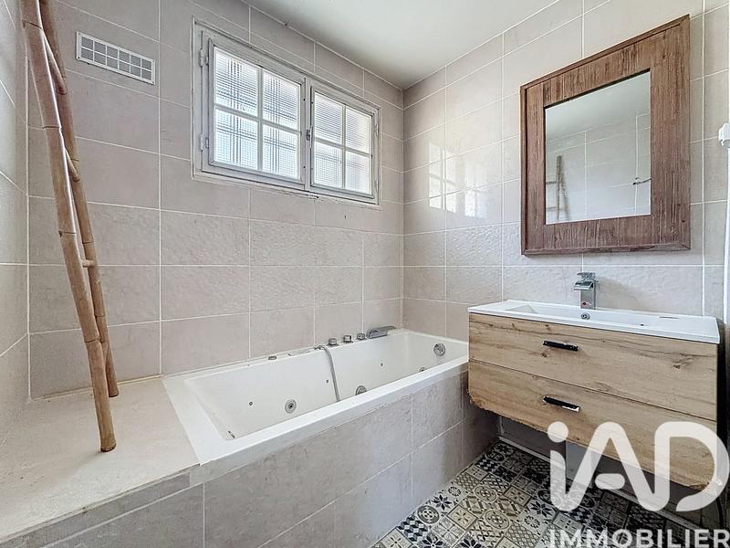 Maison - 96 m² - 5 pièces