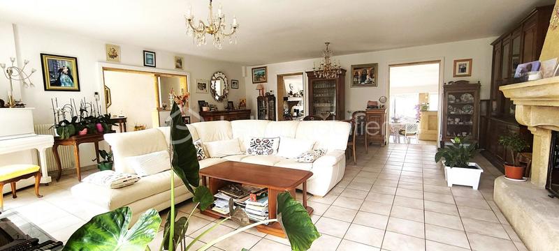 Villa - 192 m² - 7 pièces
