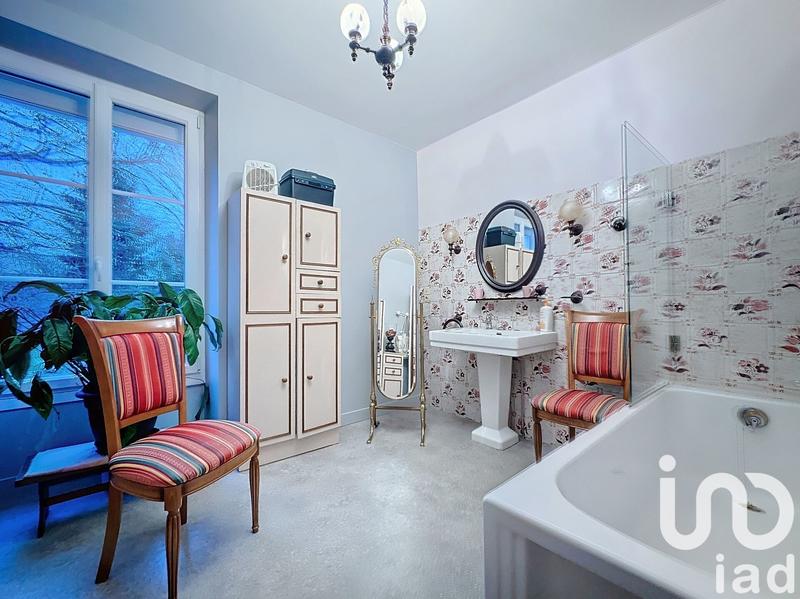 Maison - 209 m² - 10 pièces