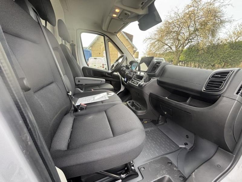 Peugeot Boxer II 2.2 140 Ch s&amp;S 3.3t L2h1