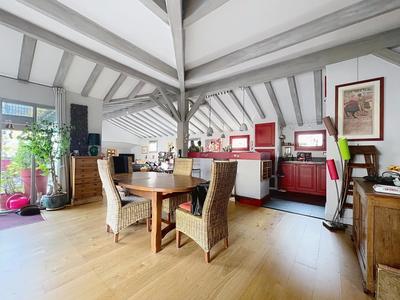 Appartement - 142 m² - 4 pièces