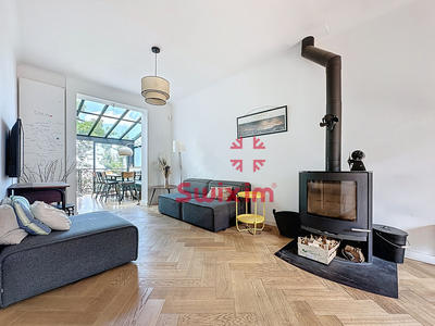 Maison - 209 m² - 8 pièces