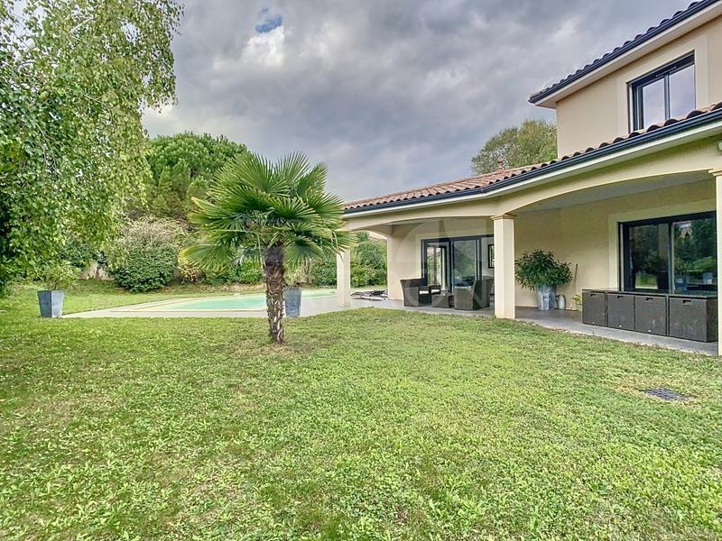 Villa - 177 m² - 6 pièces