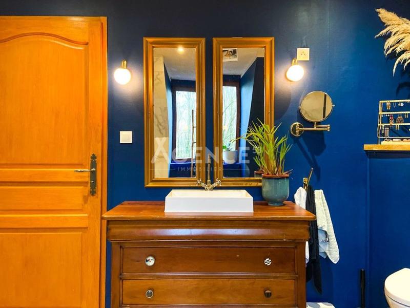 Maison - 221 m² - 7 pièces