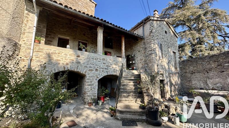 Maison - 110 m² - 8 pièces