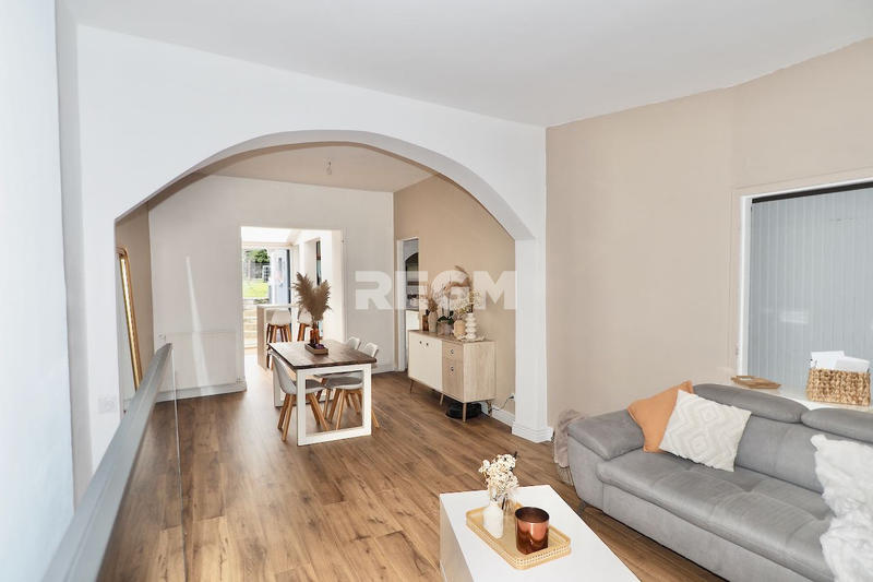 Maison - 96 m² - 3 pièces