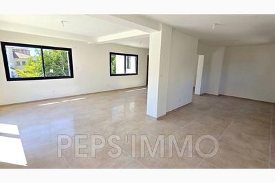 Appartement - 175 m² - 6 pièces