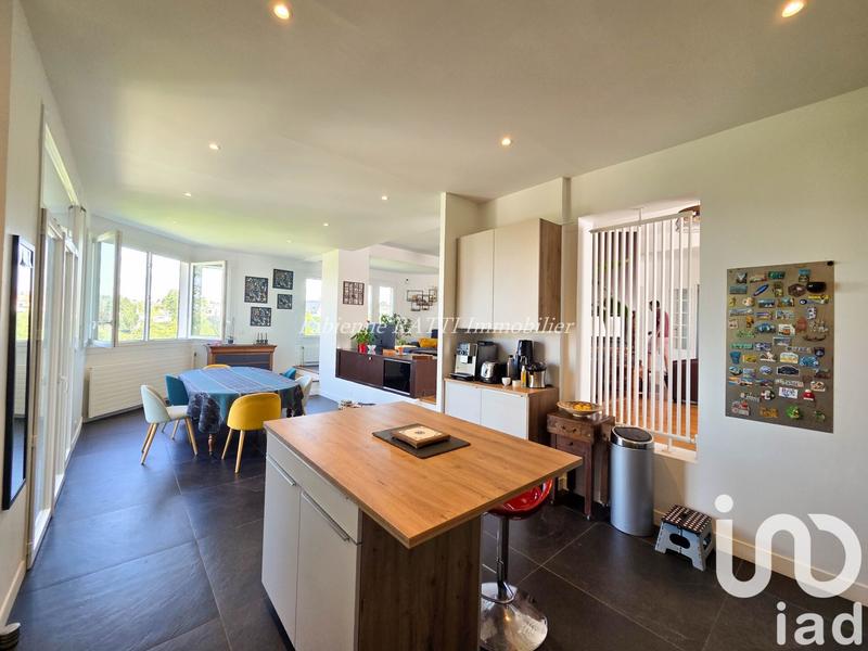 Maison - 204 m² - 7 pièces