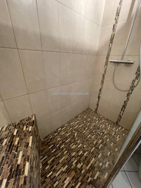 Maison - 231 m² - 7 pièces