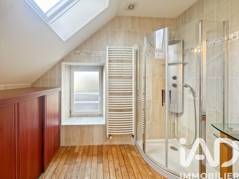 Maison - 98 m² - 4 pièces