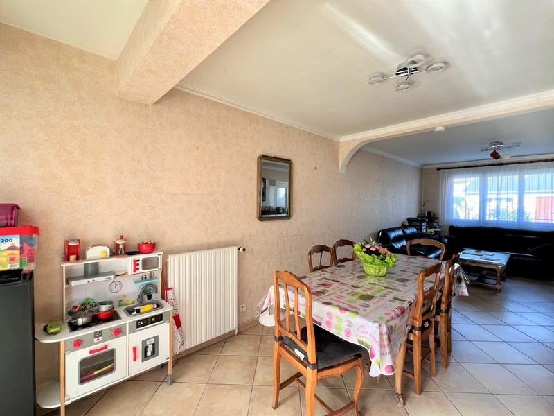 Maison - 90 m² - 5 pièces