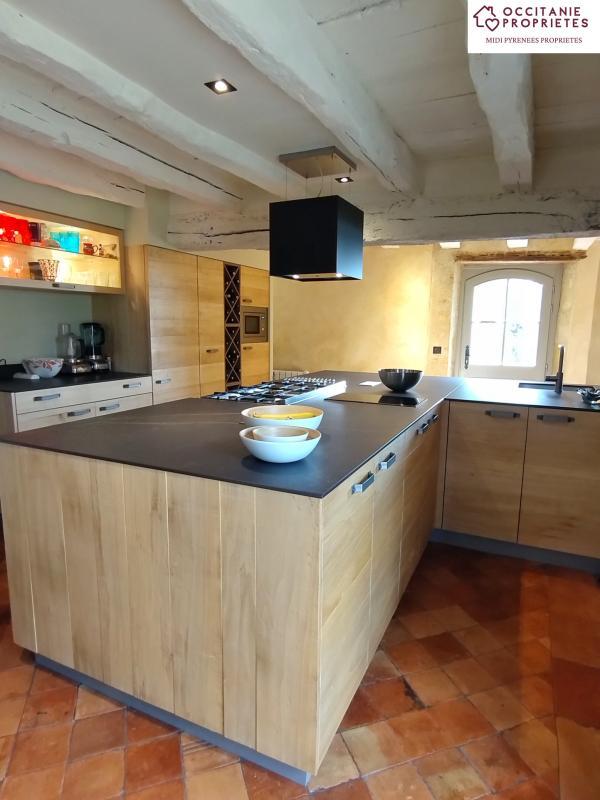 Maison ancienne - 530 m² - 12 pièces