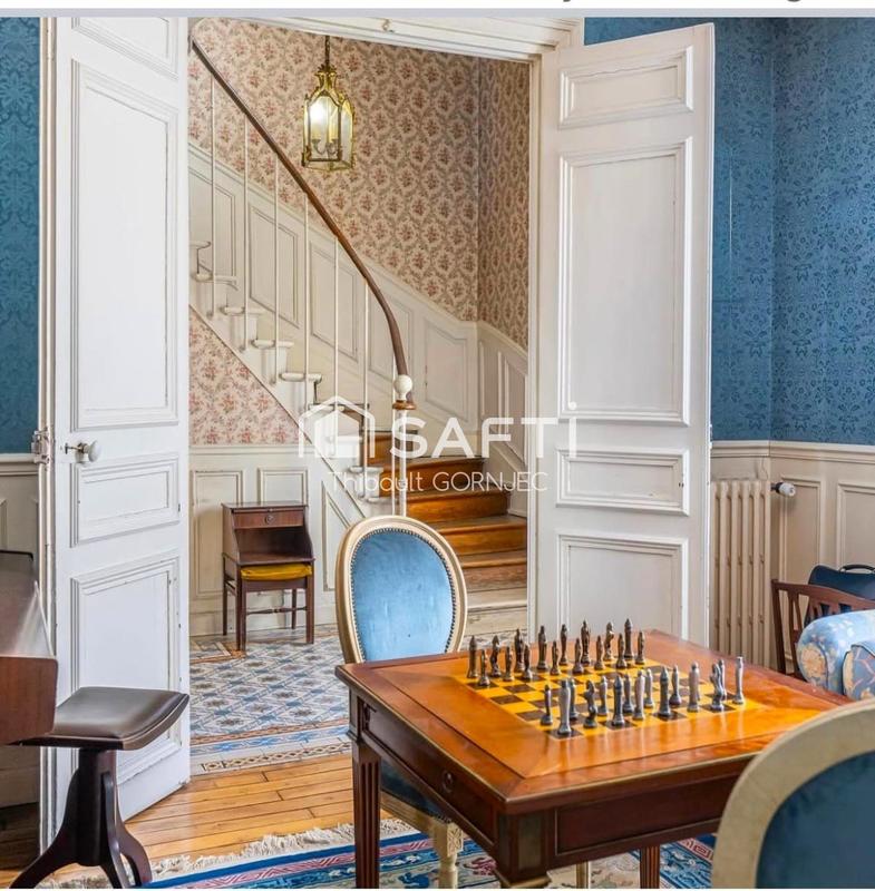 Maison - 228 m² - 9 pièces