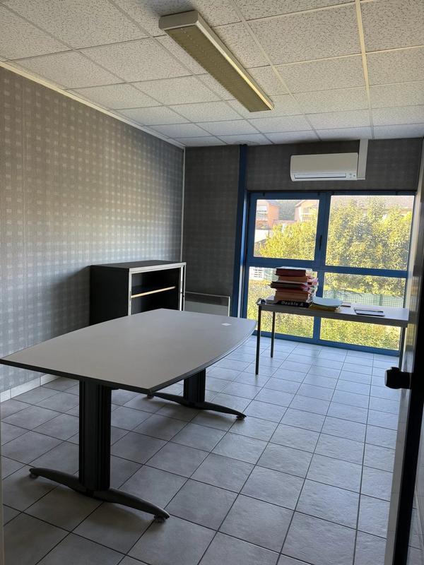 Bureau - 83 m² - 4 pièces