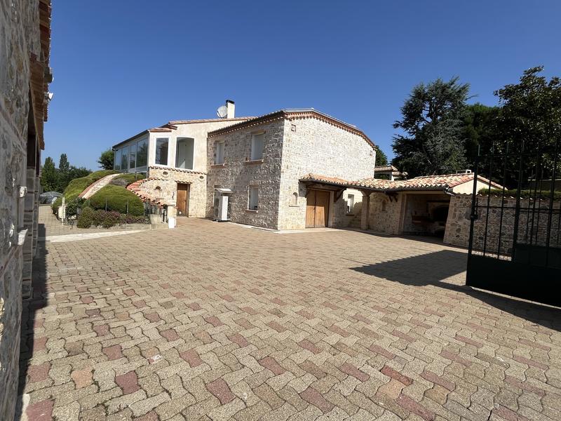 Villa - 100 m² - 4 pièces