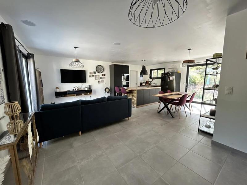 Maison - 108 m² - 4 pièces