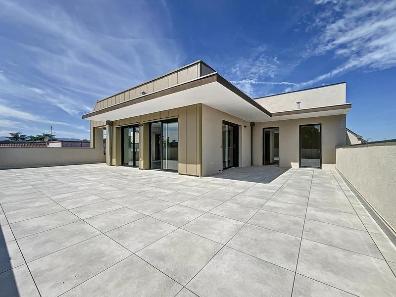 Appartement - 105 m² - 4 pièces