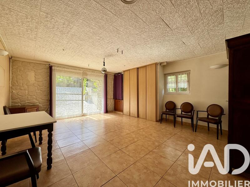 Maison - 300 m² - 8 pièces