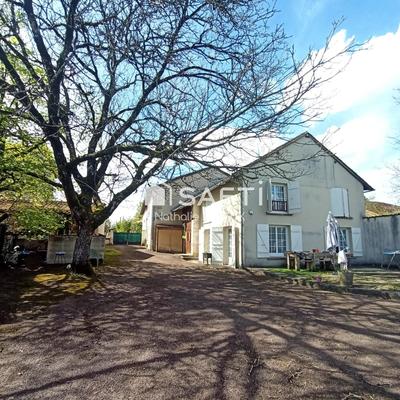 Maison - 285 m² - 12 pièces