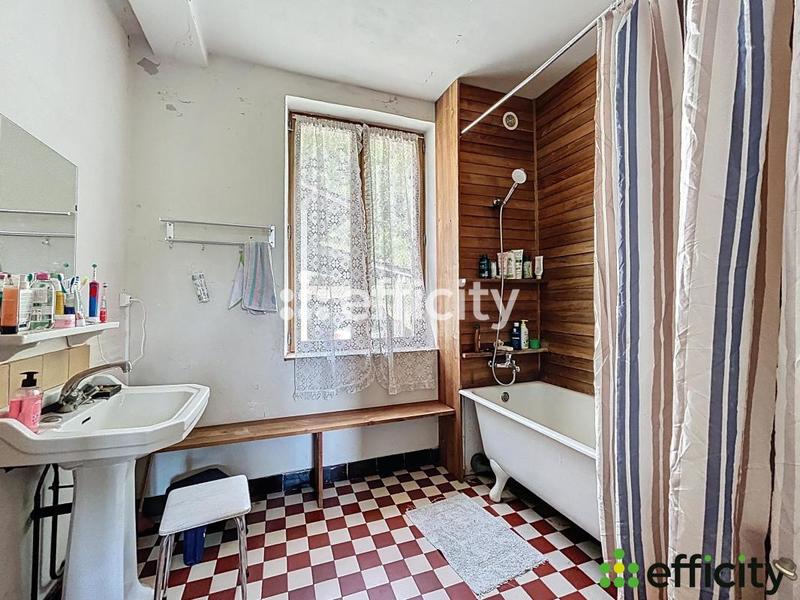 Maison - 390 m² - 12 pièces