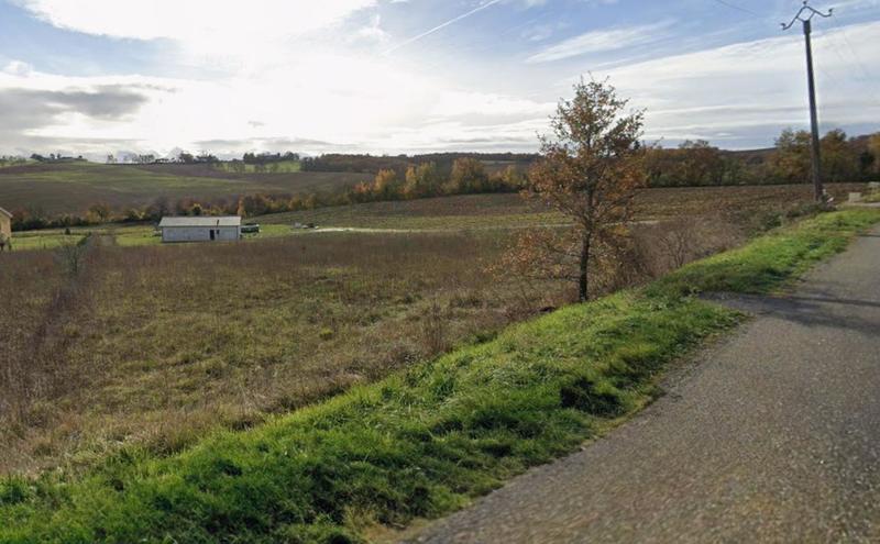 Terrain constructible - 2 500 m²