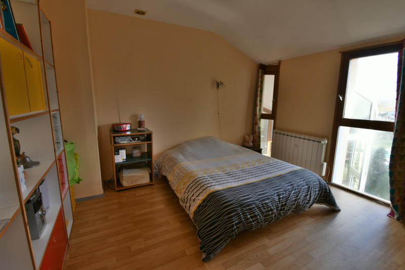 Maison - 246 m² - 10 pièces